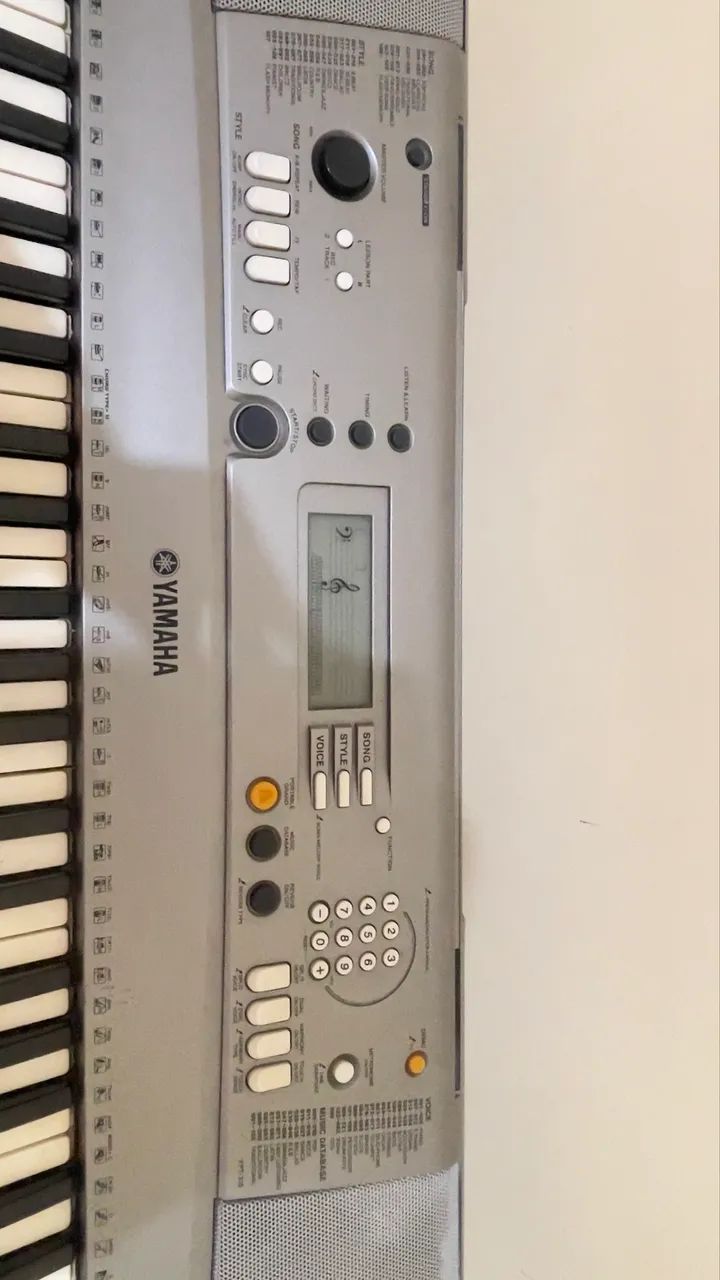 Teclado Yamaha com suporte  - Foto 2