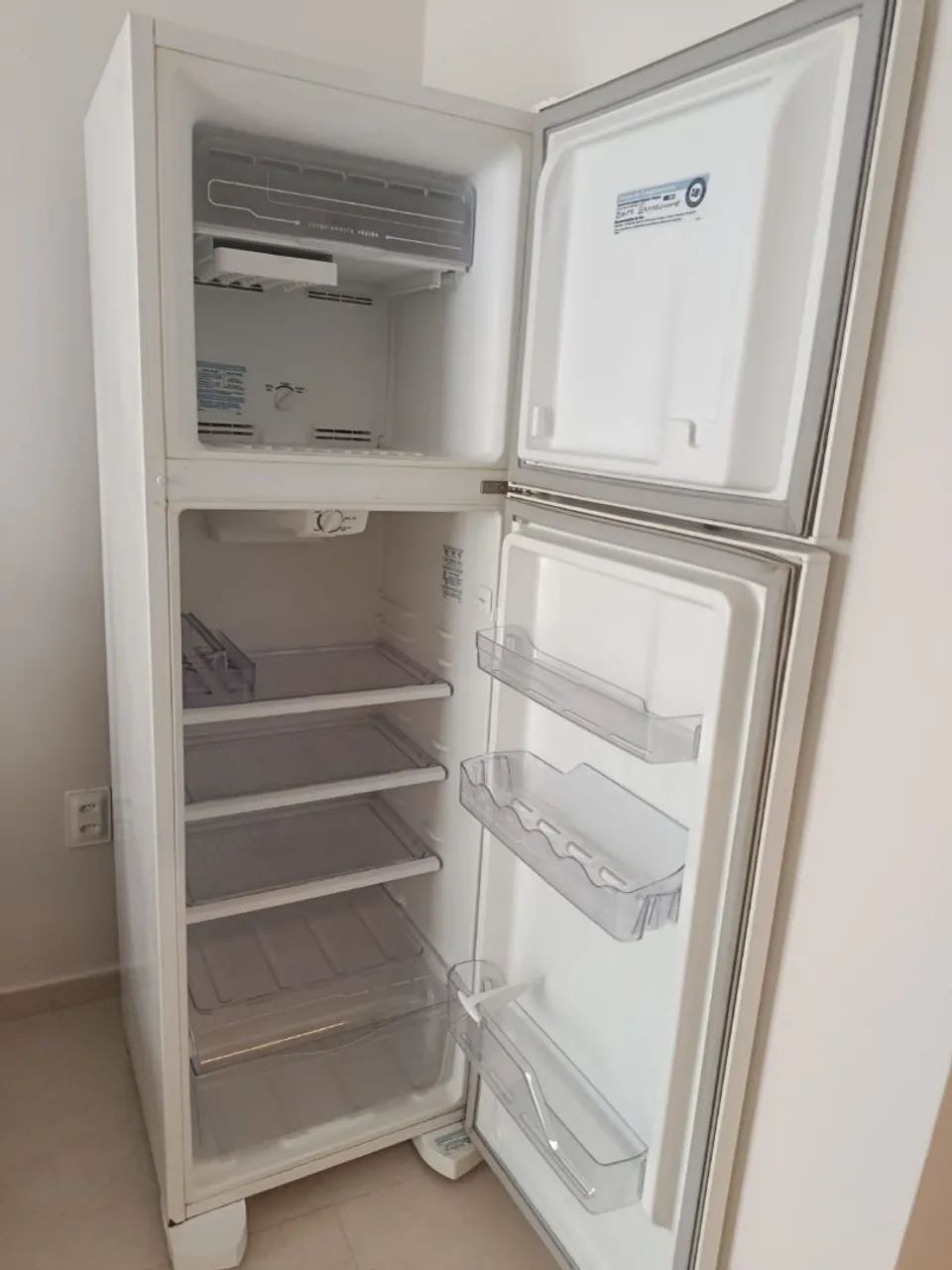 Vendo Geladeira Electrolux funcionando perfeitamente  - Foto 2