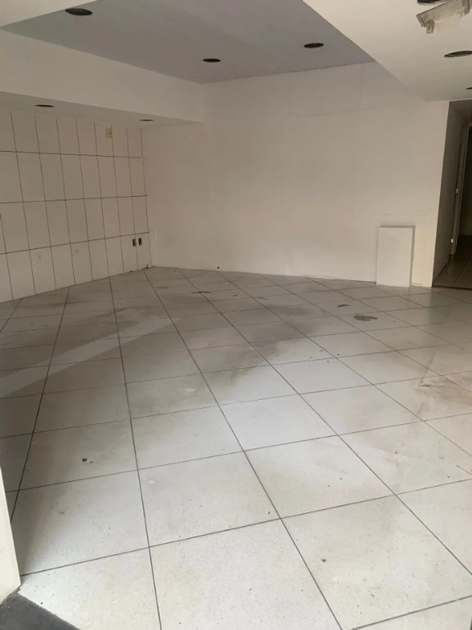 Vendo Loja (com jirau) na Av. Vicente de Carvalho - Foto 2