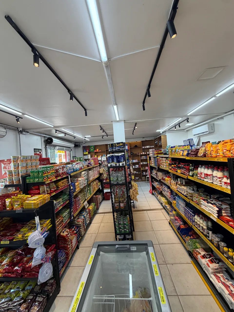 Mercado com padaria e máquinas de açougue  - Foto 3