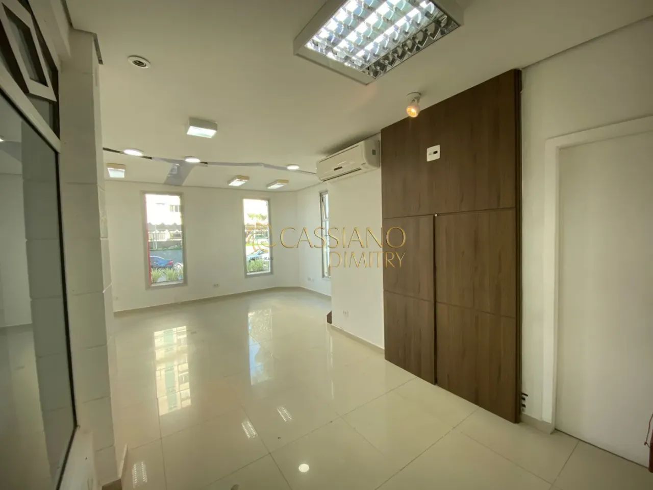 Loja comercial para venda e locação de 80m² | 02 banheiros e 06 vagas de garagem | Edifíci - Foto 4