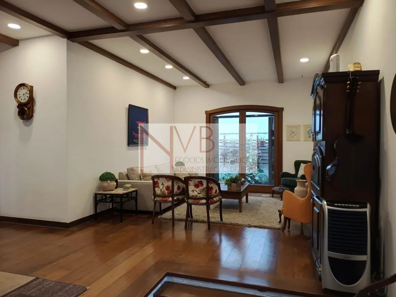 Casa 4 Dorms com Piscina e Jardim no Butantã