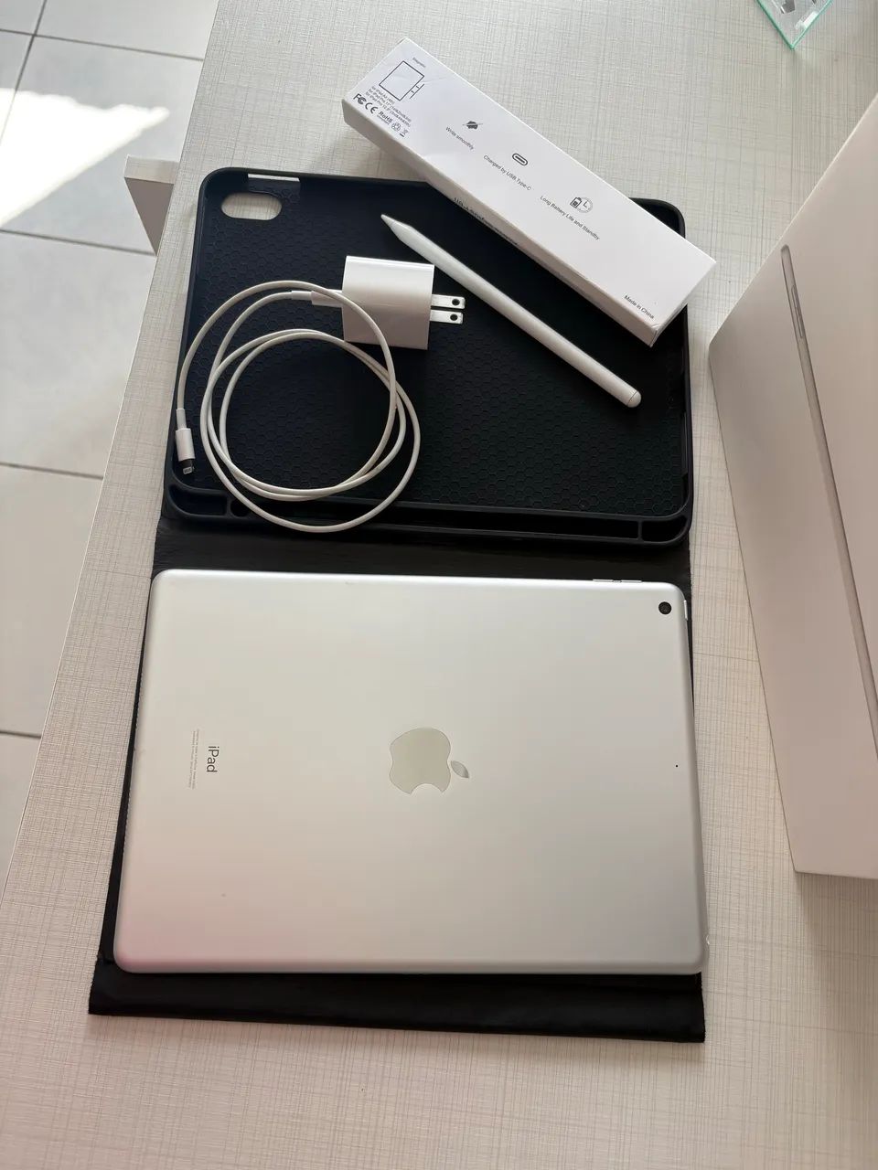 Vendo IPad geração 9 + acessórios  - Foto 2