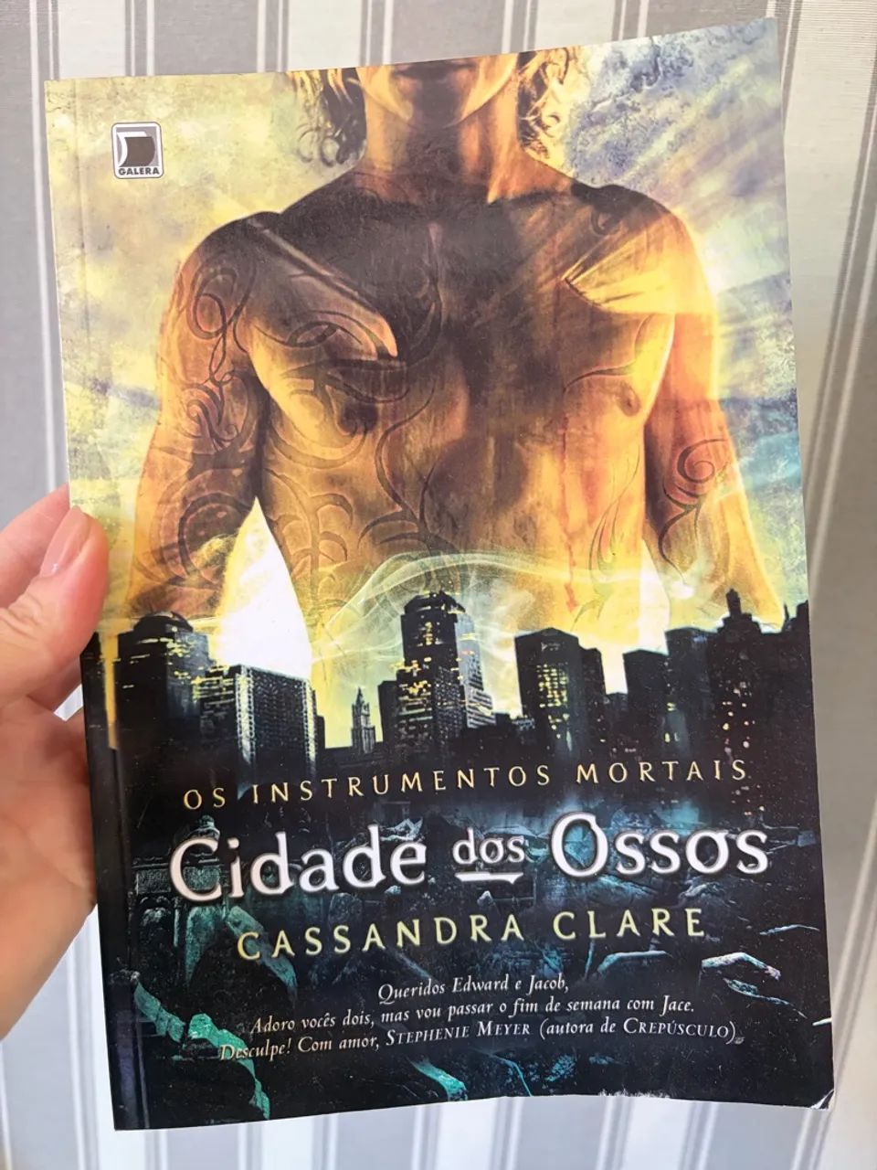 Livro Cidade dos Ossos - Foto 5