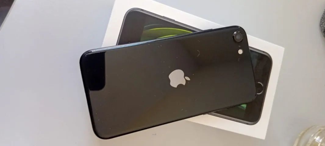 Celular iPhone SE
