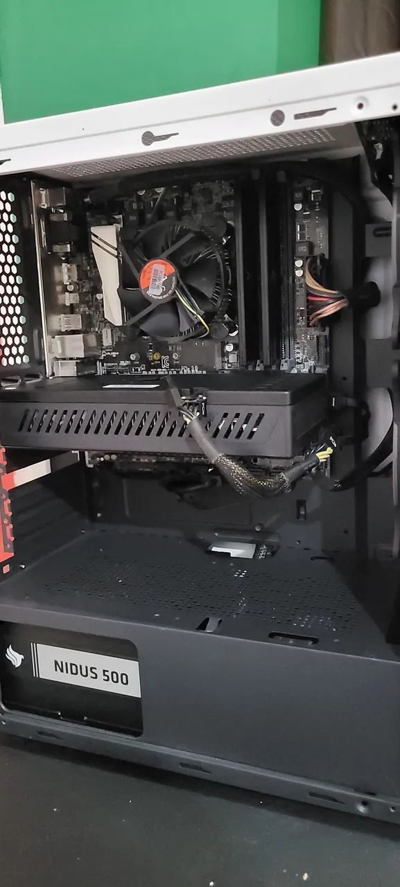 タワーPC(i5-8400,NVMeあり,500GB, RX470 (8 GB) PC GAMER COMMANDER Intel Core i5 8400 / AMD Radeon RX 7600 / 16GB
