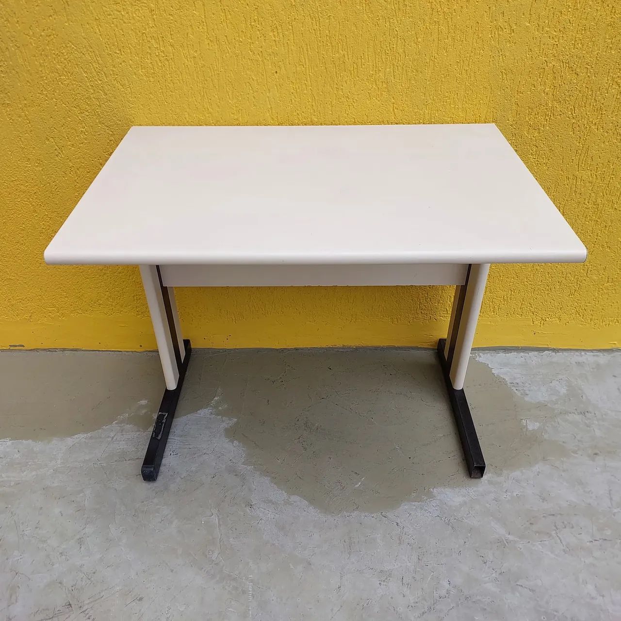 Mesa escritório 90x60cm bege - Foto 5