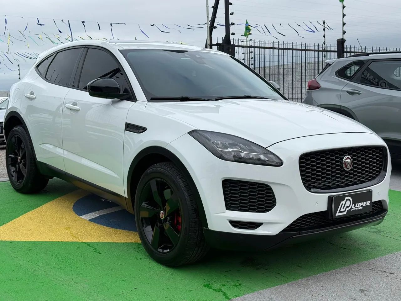 Jaguar E-Pace R-DYN. HSE 2.0 AWD 250cv AUT Flex 2018 - Foto 3