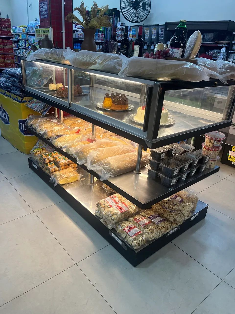 Ilha para pães e bolos 