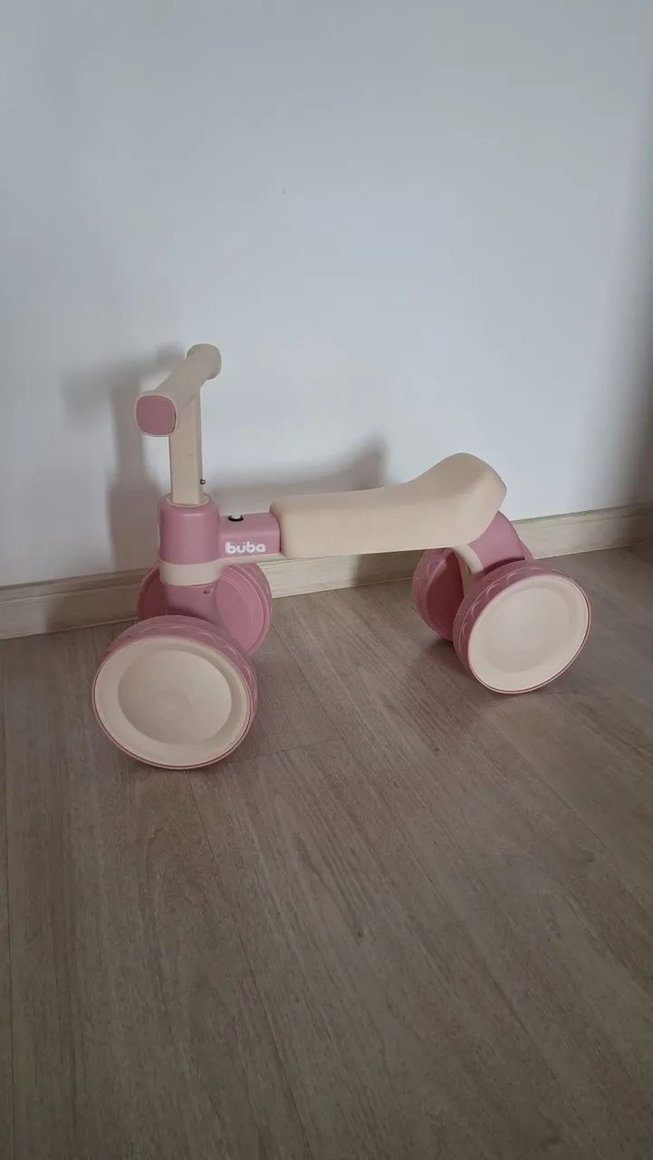 Motoca de equilibrio rosa com som sem pedal BUBA