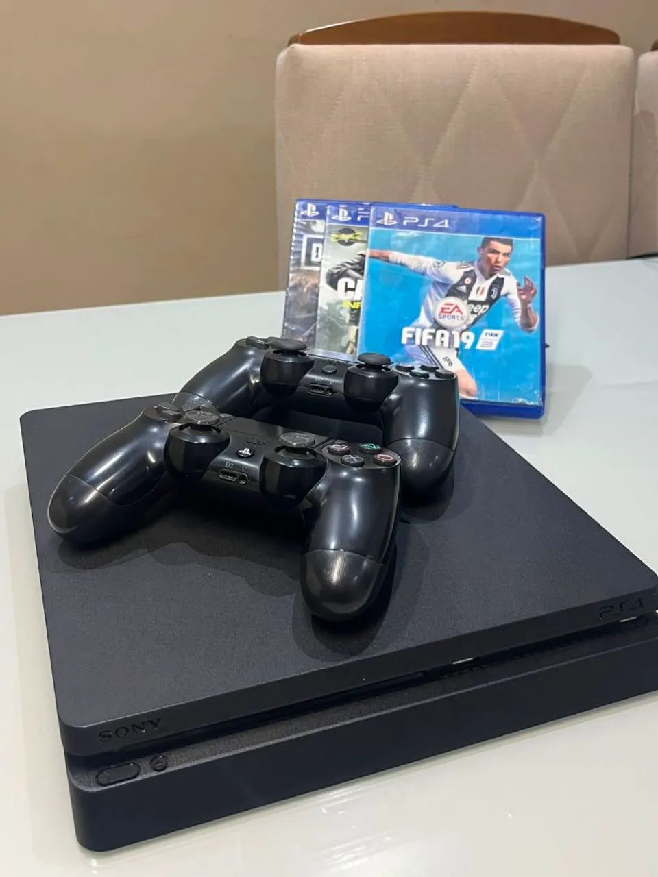 Play station 4 slim