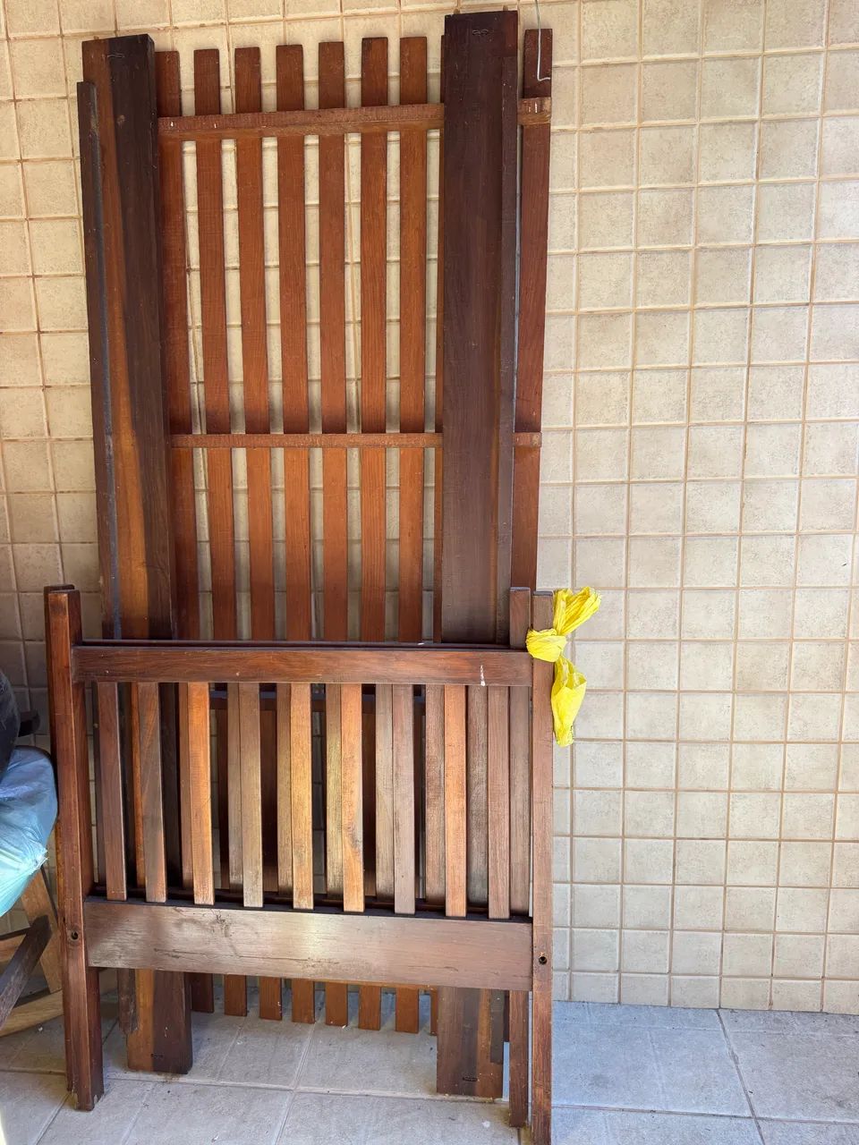 Cama de solteiro madeira maciça 