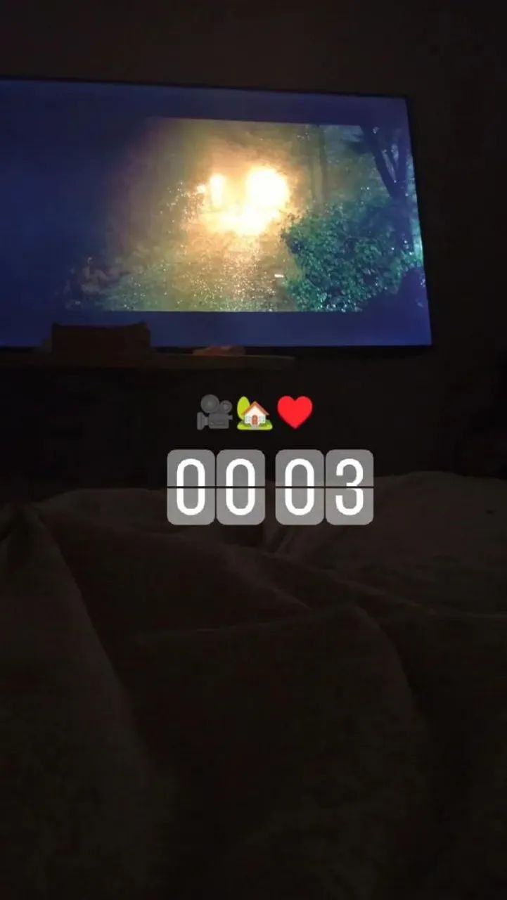 Vendo tv 65 polegadas em excelente estado 