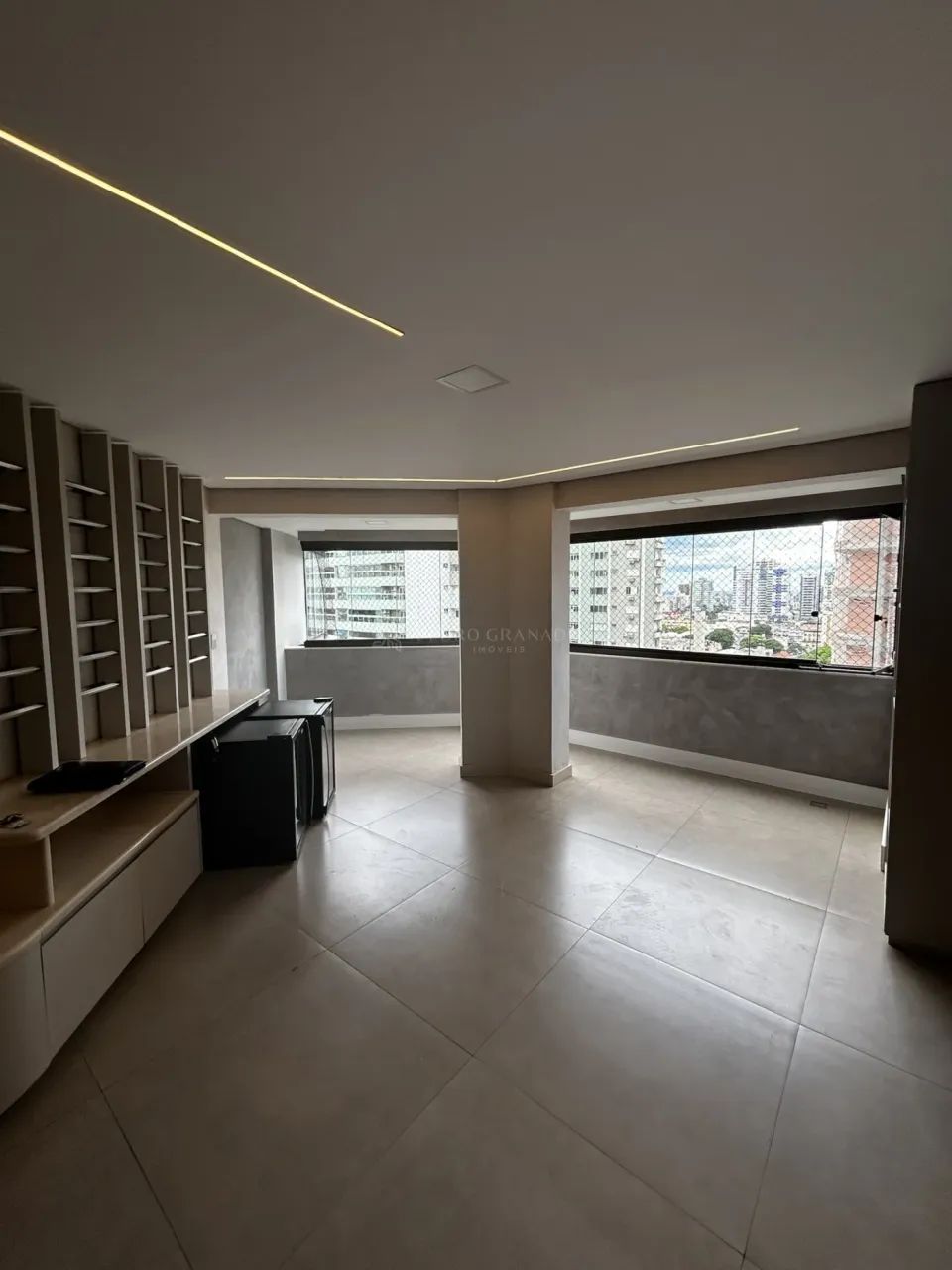 Apartamento 04 dormitórios | Edifício Max Eidam