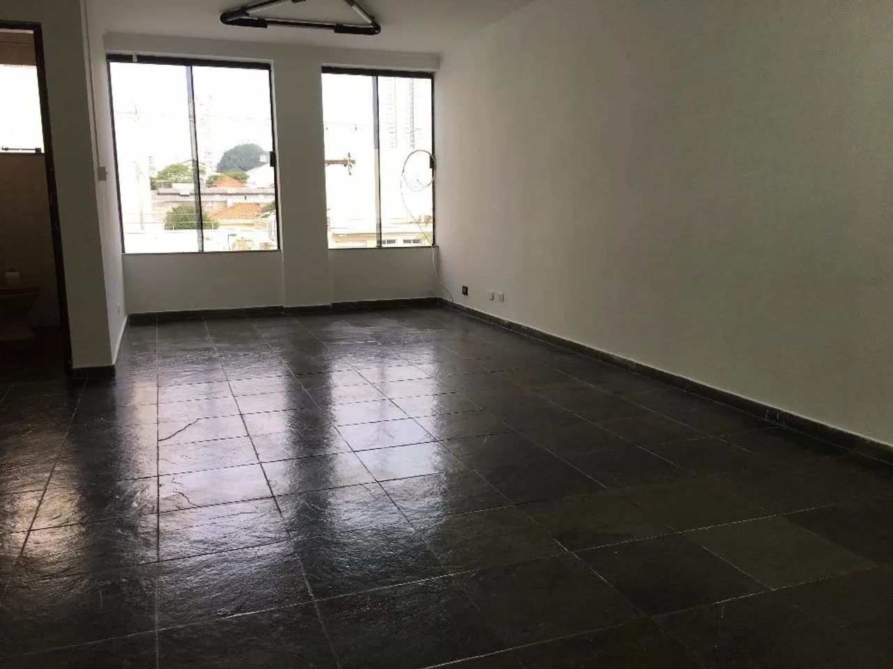 Sala comercial na Vila Carrão.
