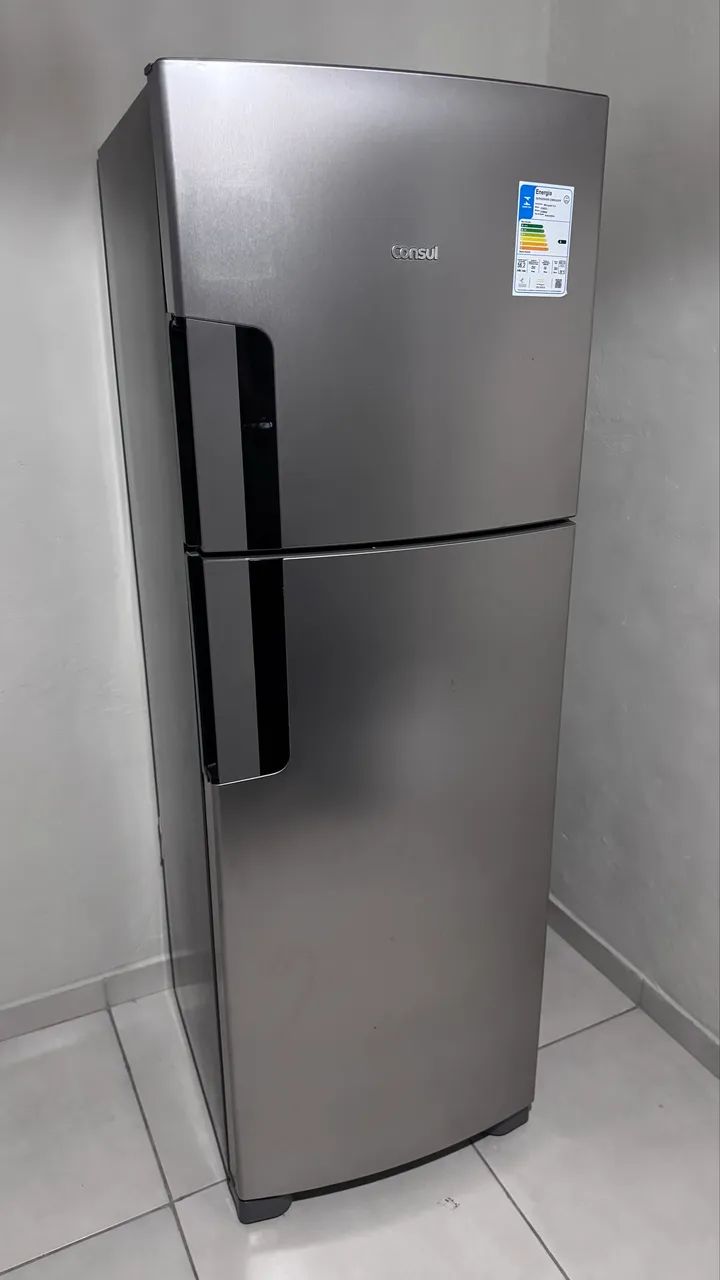 Vendo geladeira inox NOVA