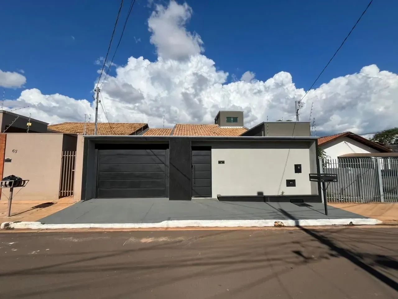 CASA À VENDA  PARQUE DOS GIRASSÓIS