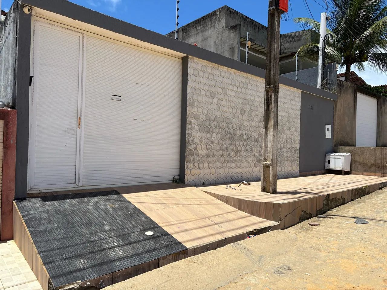 Alugo casa Ampla