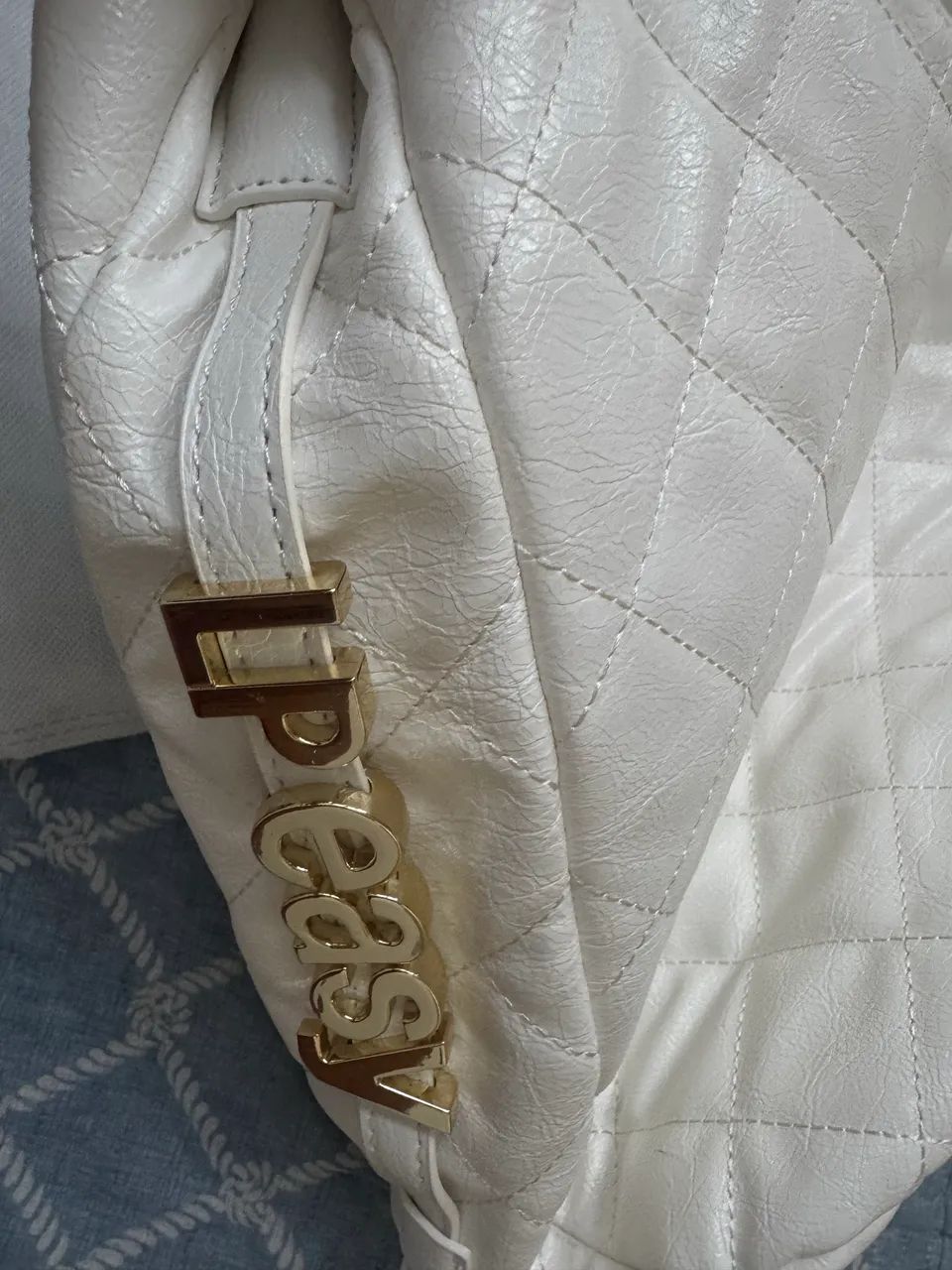 Bolsa lança perfume original 