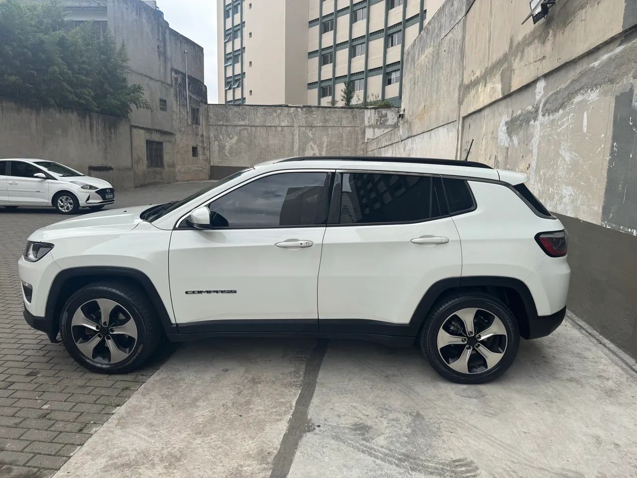 Jeep Compass Longitude 2.0 4X2 Flex 16V Aut. 2017 - Foto 2