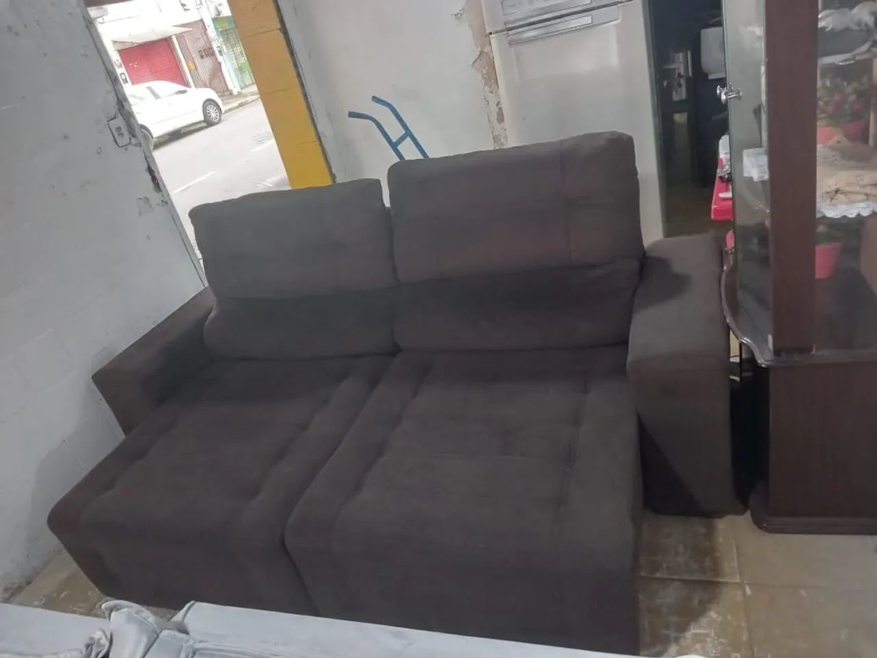 VENDO UM SOFA RETRATO NOVO CONSERVADO - Foto 3