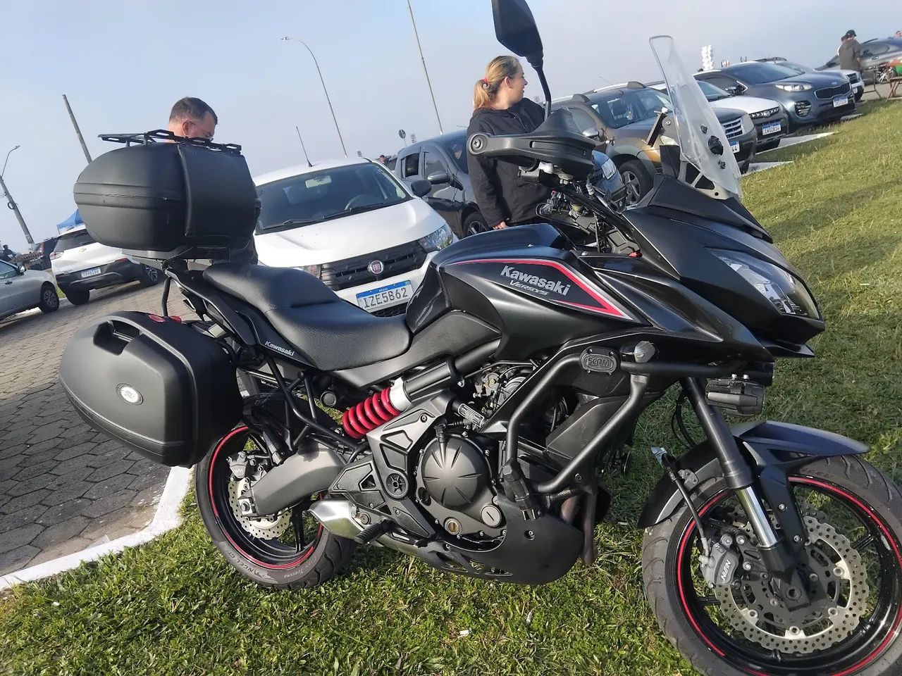 Versys 650 com mais de 5mil em acessórios 