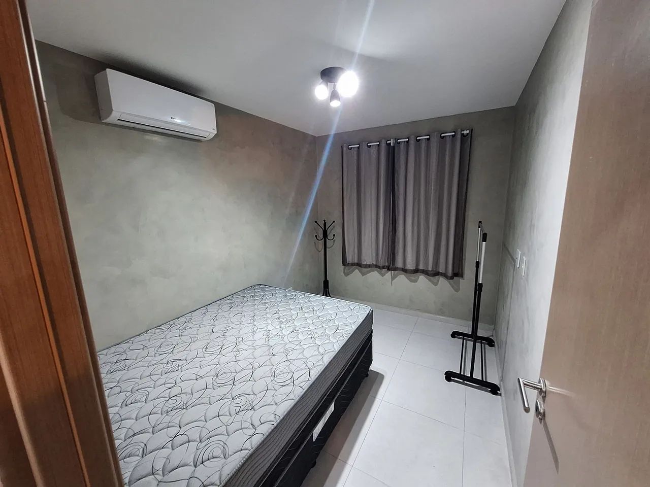 Vende-se Cama Box Casal com Base + Colchão.  - Foto 4