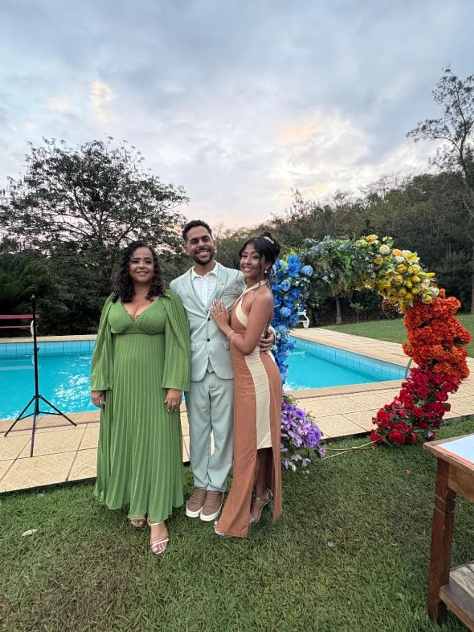 2 vestidos de casamento verde - Foto 2