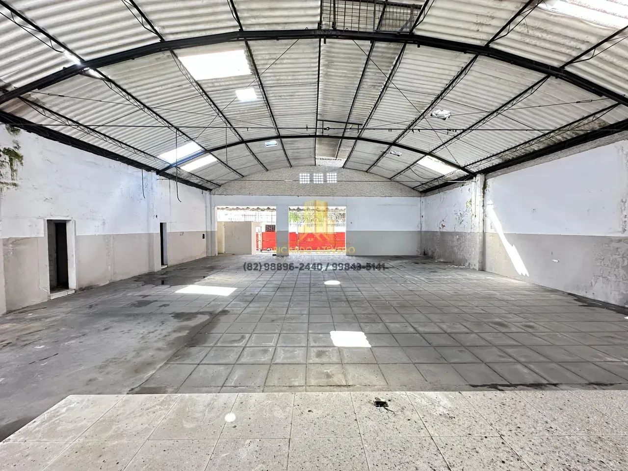 Galpão para aluguel no Farol, próximo a Praça Centenário, a 5 minutos do Centro