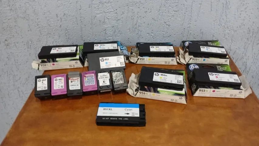 Kit com 14 cartuchos sendo 7 951 HP e 2 HP662 originais 4 HP664 reciclados e 1 HP 60 XL re - Foto 2