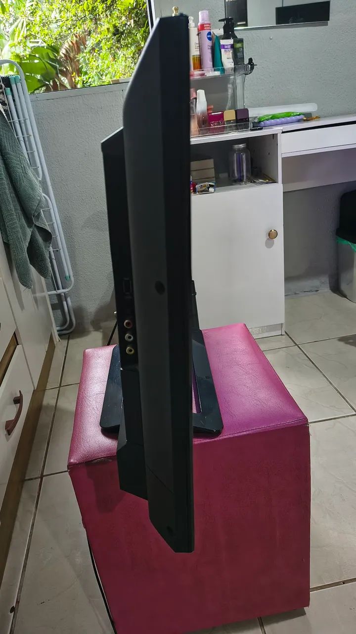 Tv Philips "32" Não é Smart  - Foto 4
