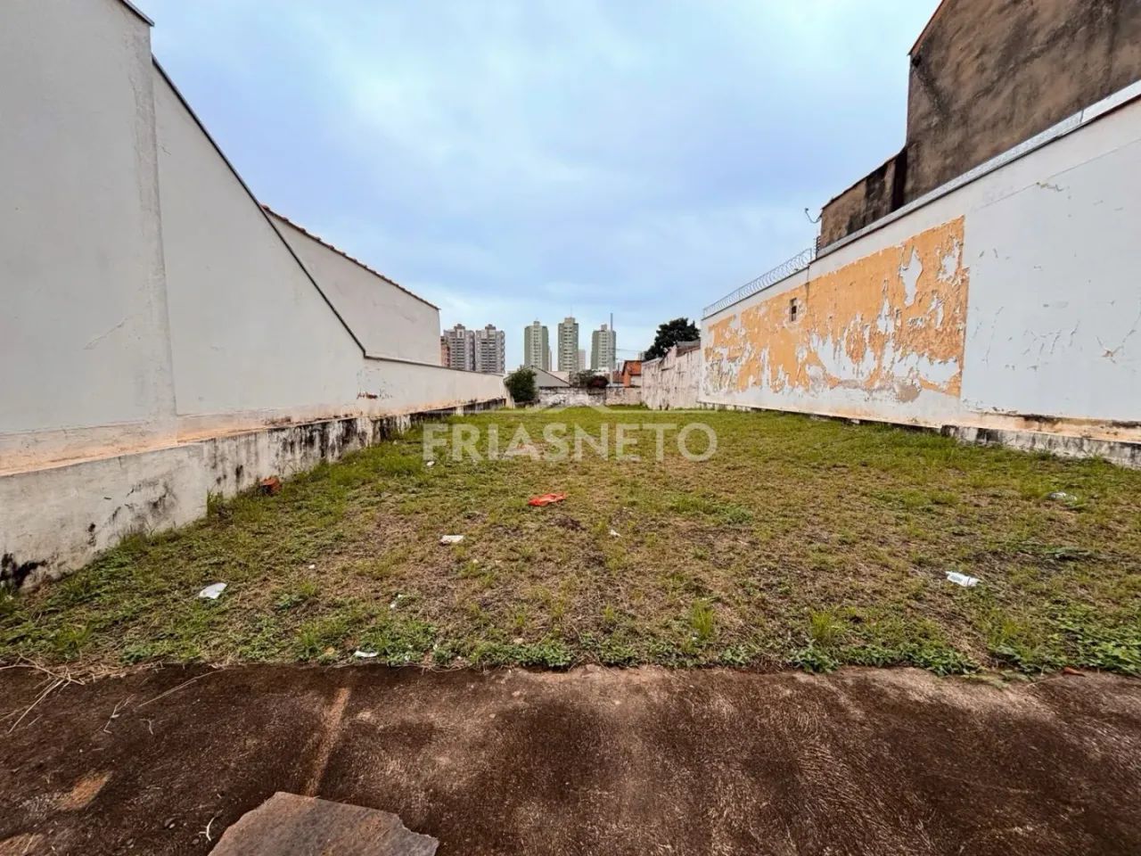 Terreno comercial à venda no Bairro Cidade Alta