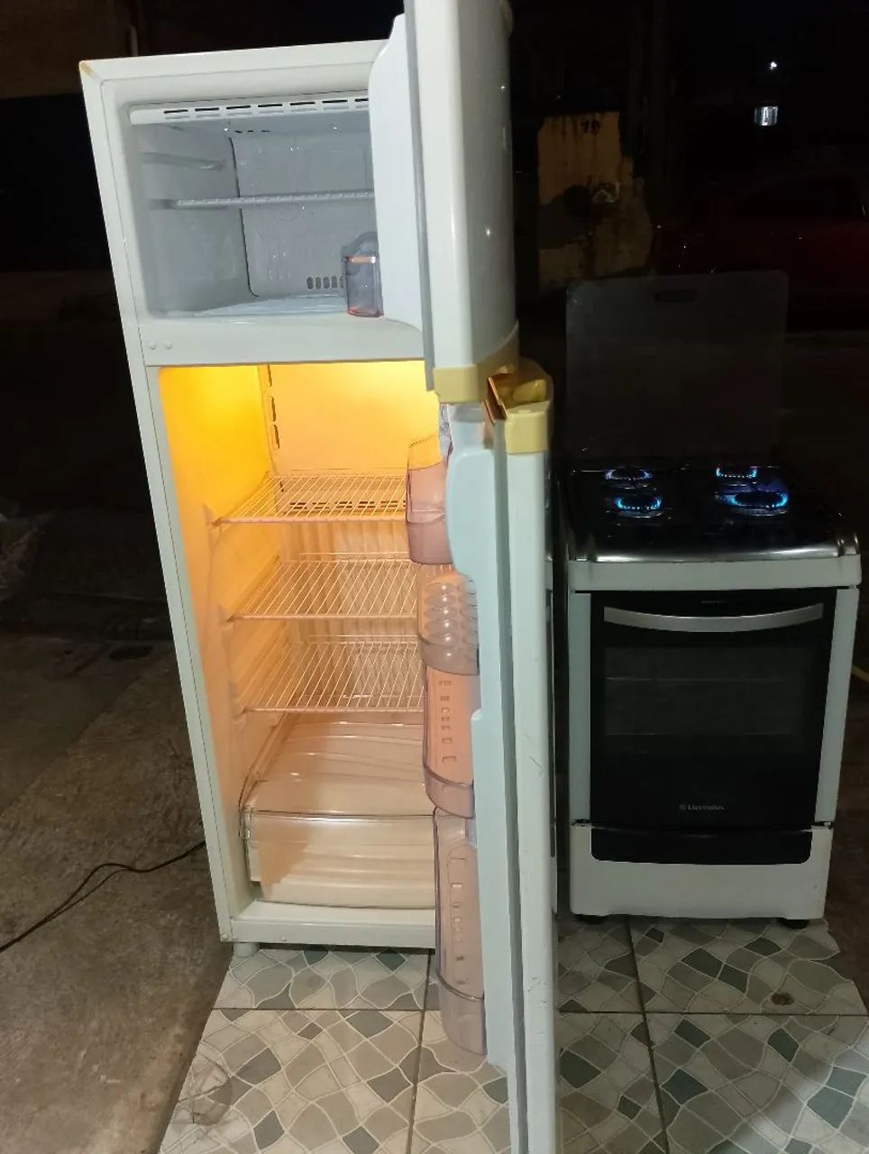 GELADEIRA CONSUL DUPLEX E SOFÁ RETRÁTIL E RECLINÁVEL  - Foto 4
