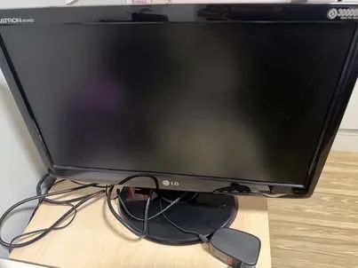 Monitor 19" LG Flatron W1943CV - LED -vga - Foto 2