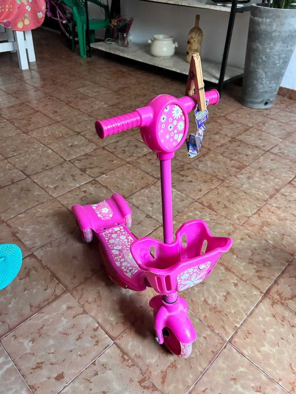 PATINETE INFANTIL ROSA SEMI NOVO - Foto 4