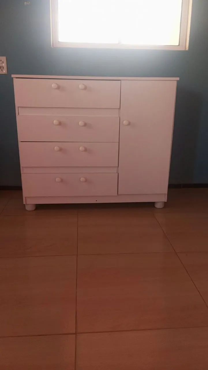 Vendo cômoda e berço 