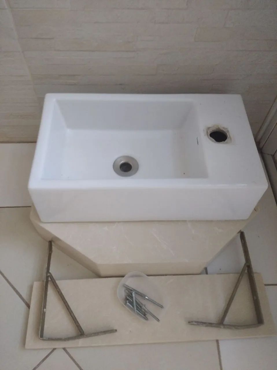 Lavatório com acabamento em mármore. - Foto 3