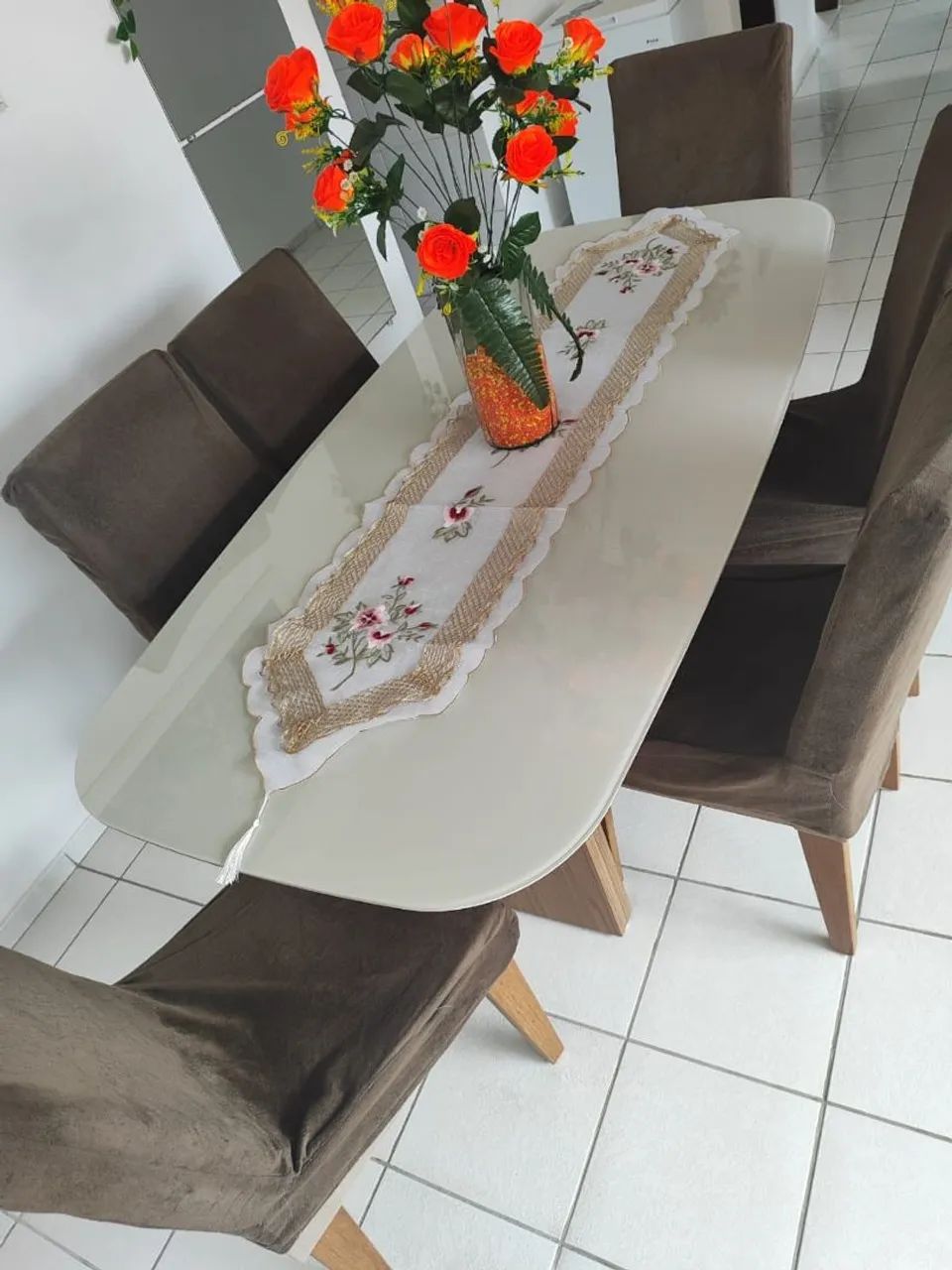 Vendo mesa de jantar de vidro com 6 cadeiras - Foto 3