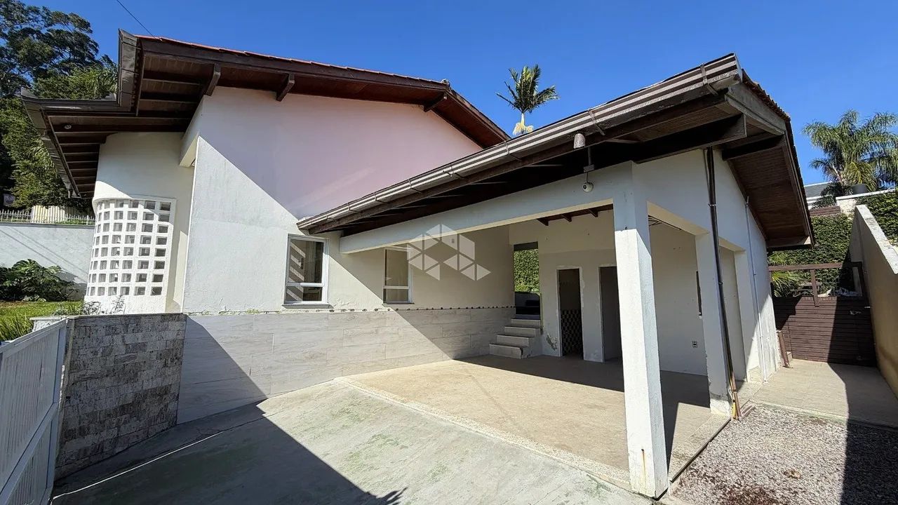 Casa com Piscina, 3 Quartos e Terreno de 494m², á venda, no Centro de Florianópolis - Foto 2