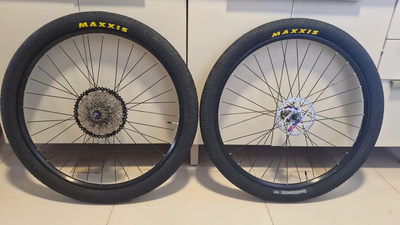 Pneu aro29 completo