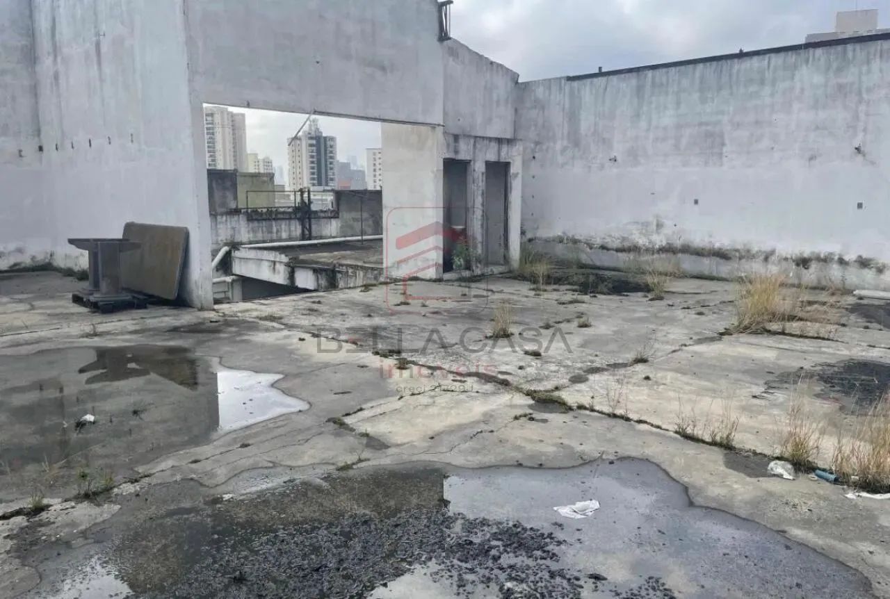 Galpão em zona mista