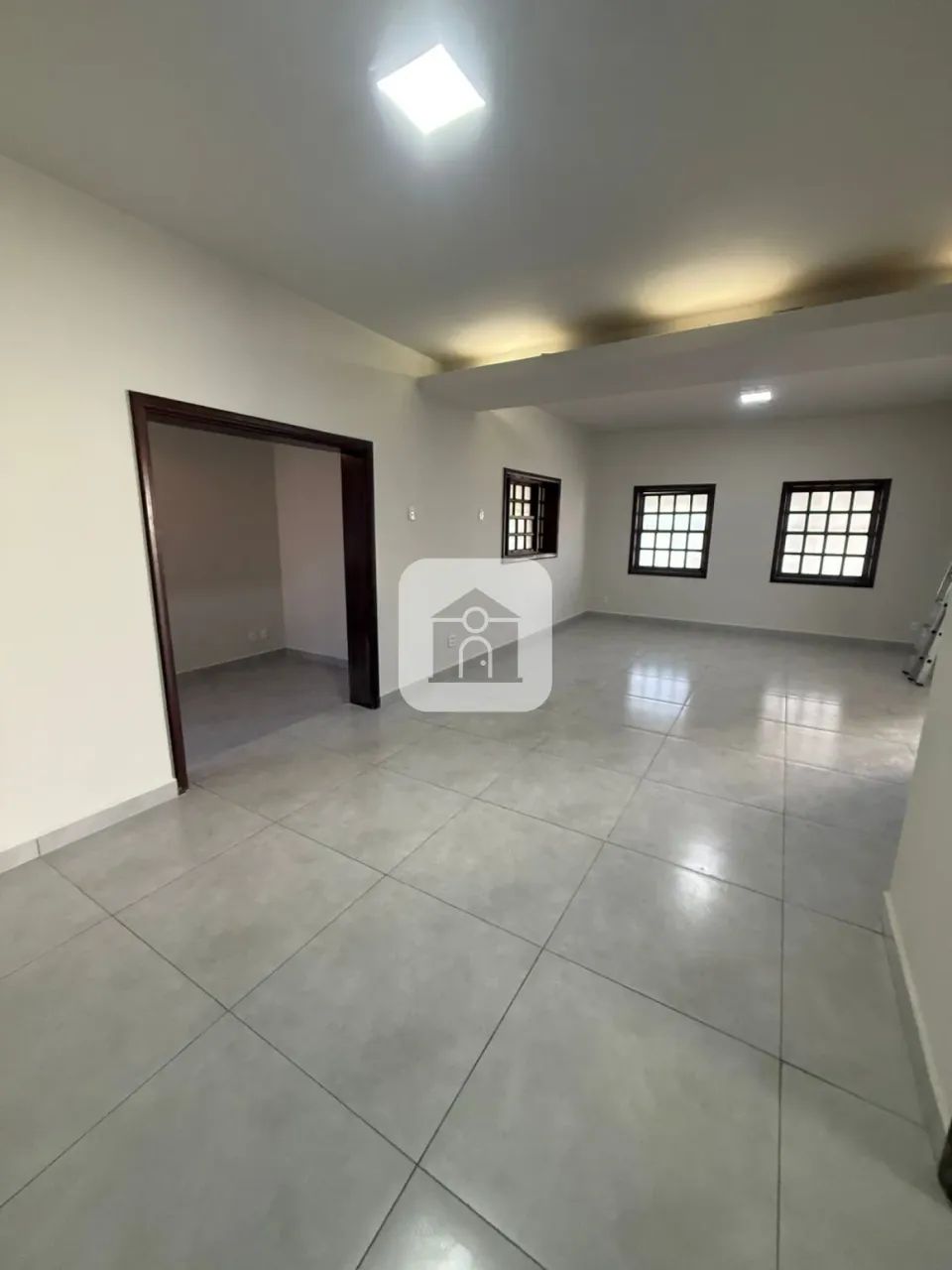 CASA EXCELENTE LOCALIZAÇÃO PROXIMO IMEPAC. - Foto 4