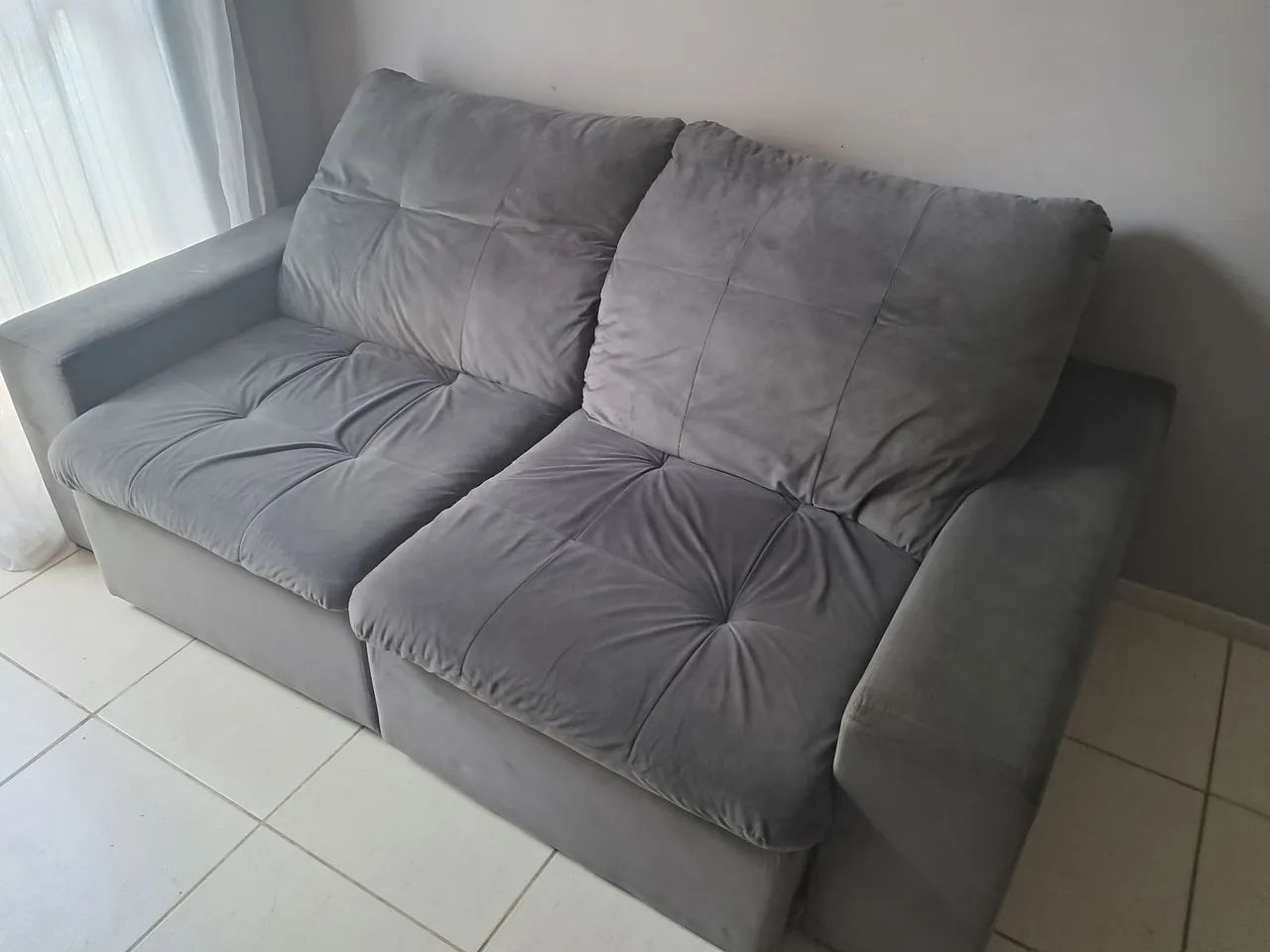 Sofá 2 módulos / 2,20 m - Tecido Veludo Suede cinza chumbo  - Foto 2