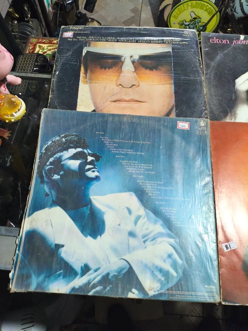 Lote com quatro disco de vinil sendo 3 de Elton John e um clássico não vendo separado - Foto 3