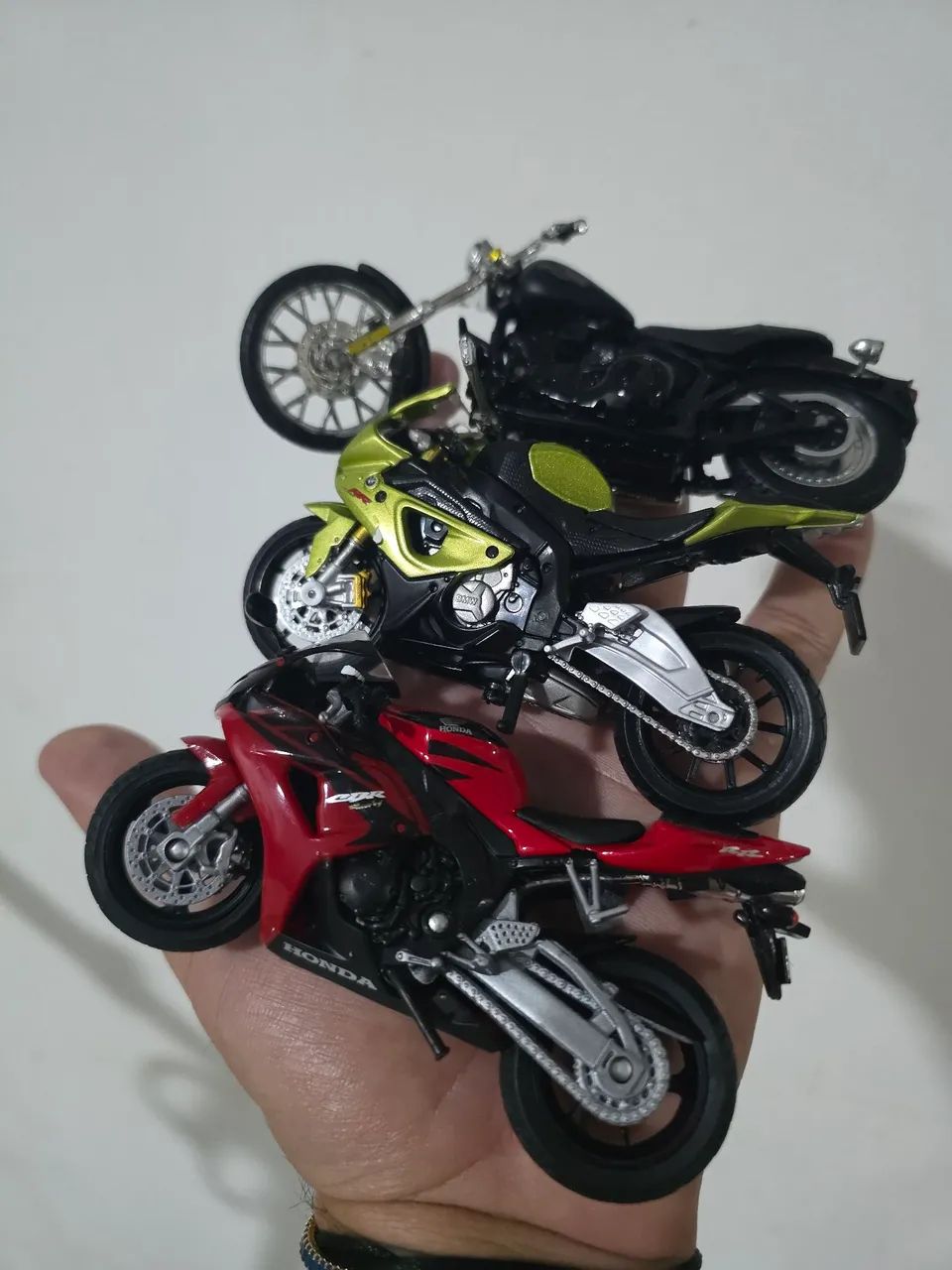 Motos miniaturas novas
