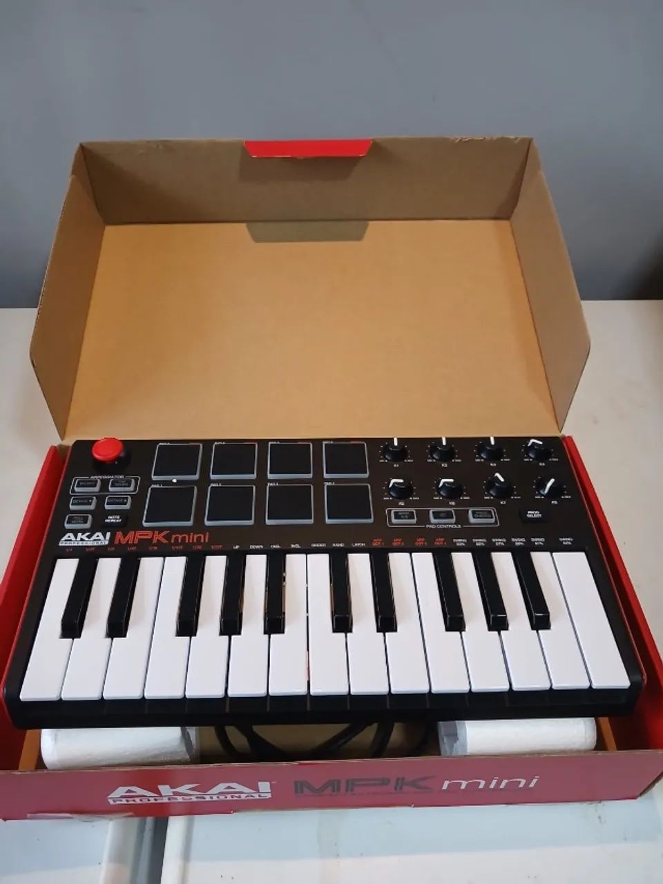 CONTROLADOR MÍDI AKAI MPK  - Foto 2