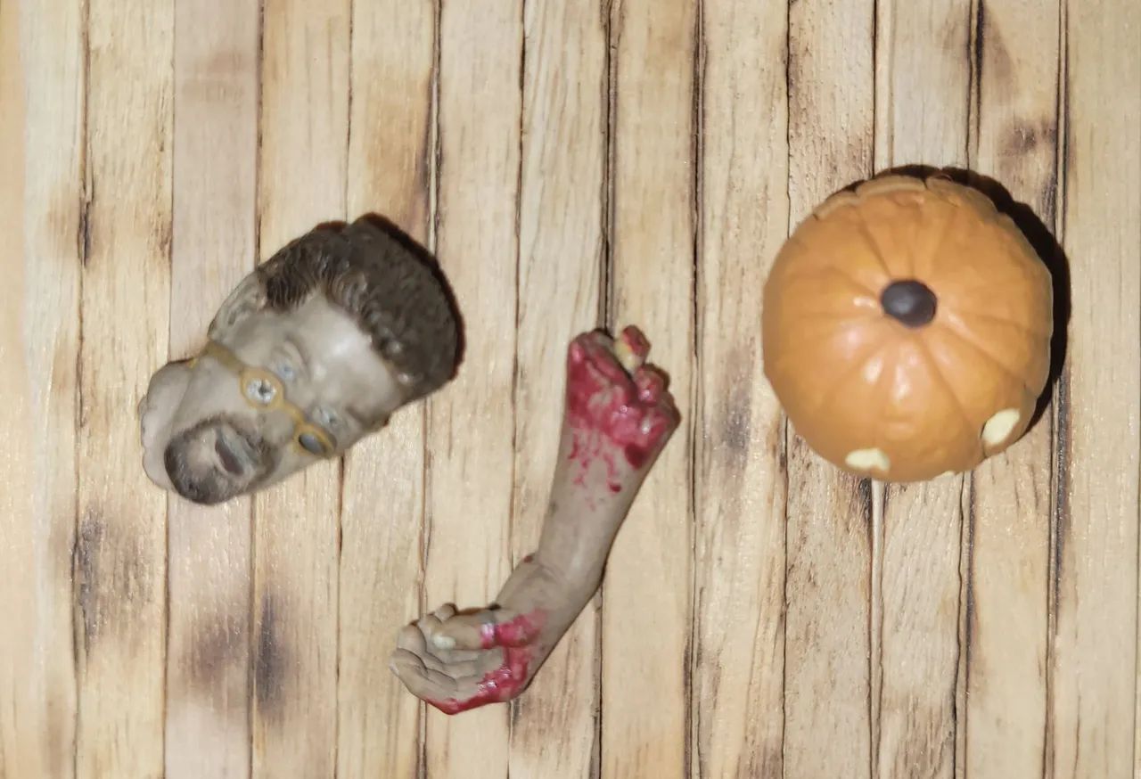 Acessórios action figures McFarlane Chainsaw Massacre e Halloween - Foto 5