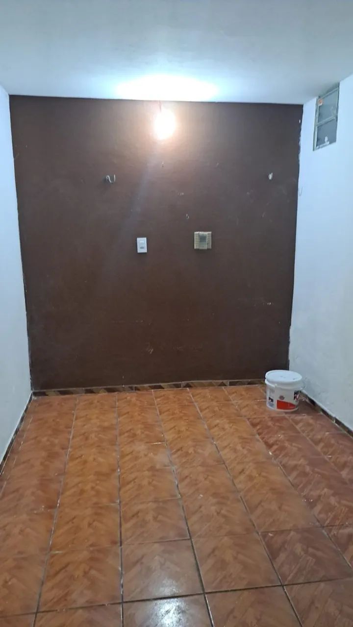 Aluguel casa com garagem e água inclusa  - Foto 2