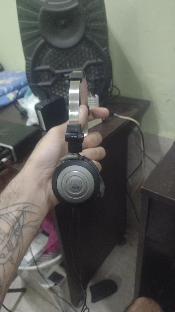 Fone AKG Compacto K414 