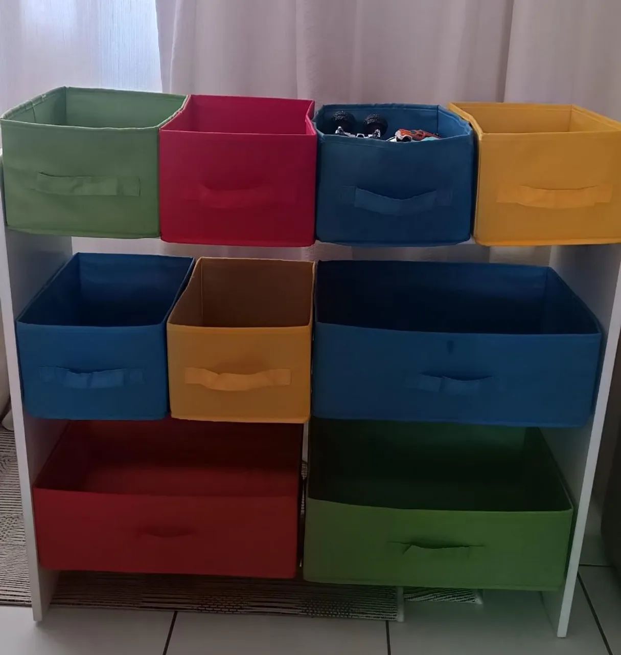 Prateleira de brinquedos